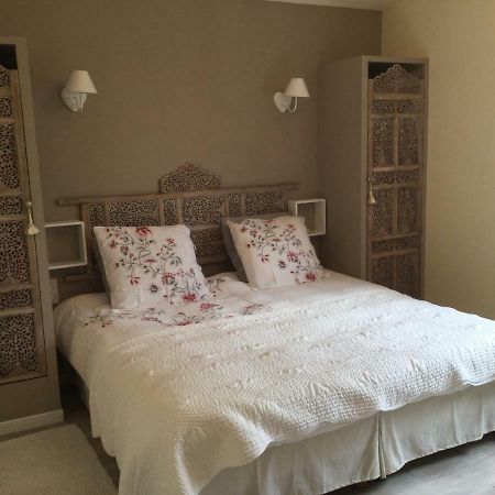Les Secrets Du Mistral Bed & Breakfast Valensole Exterior foto