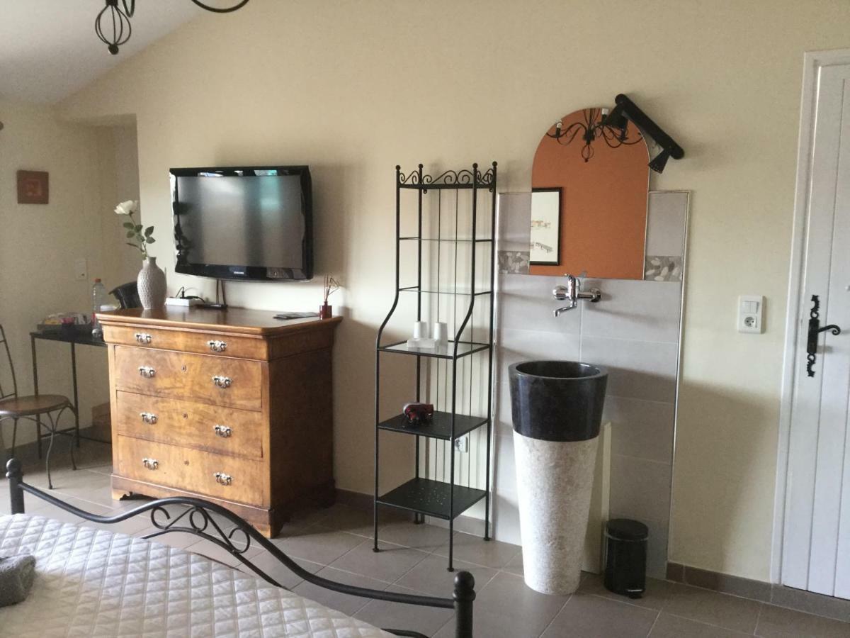 Les Secrets Du Mistral Bed & Breakfast Valensole Exterior foto