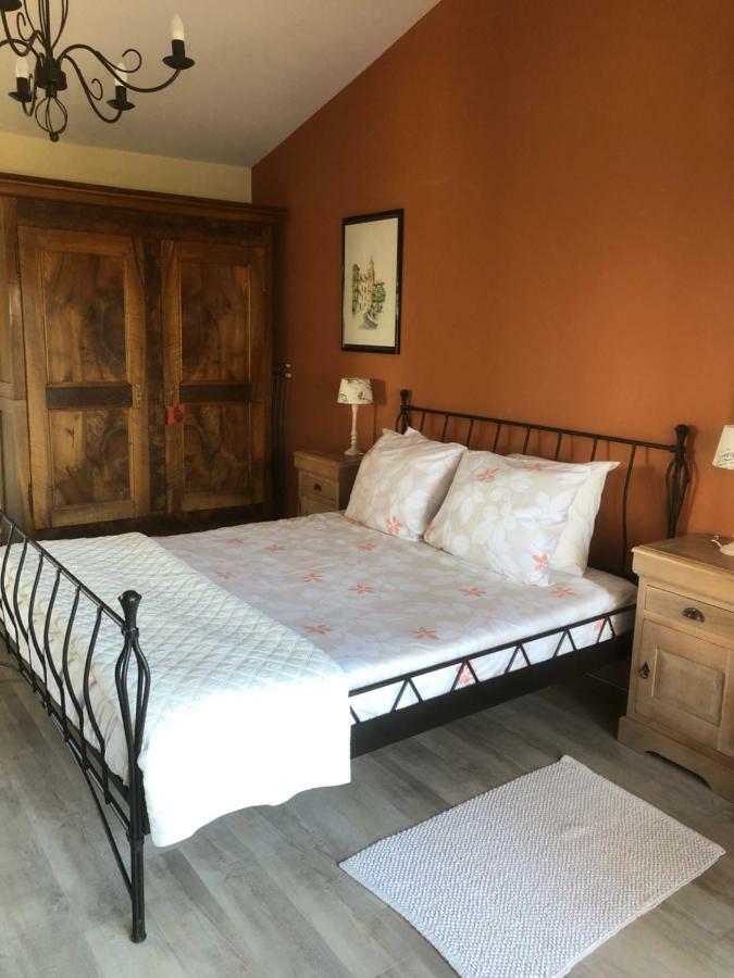 Les Secrets Du Mistral Bed & Breakfast Valensole Exterior foto