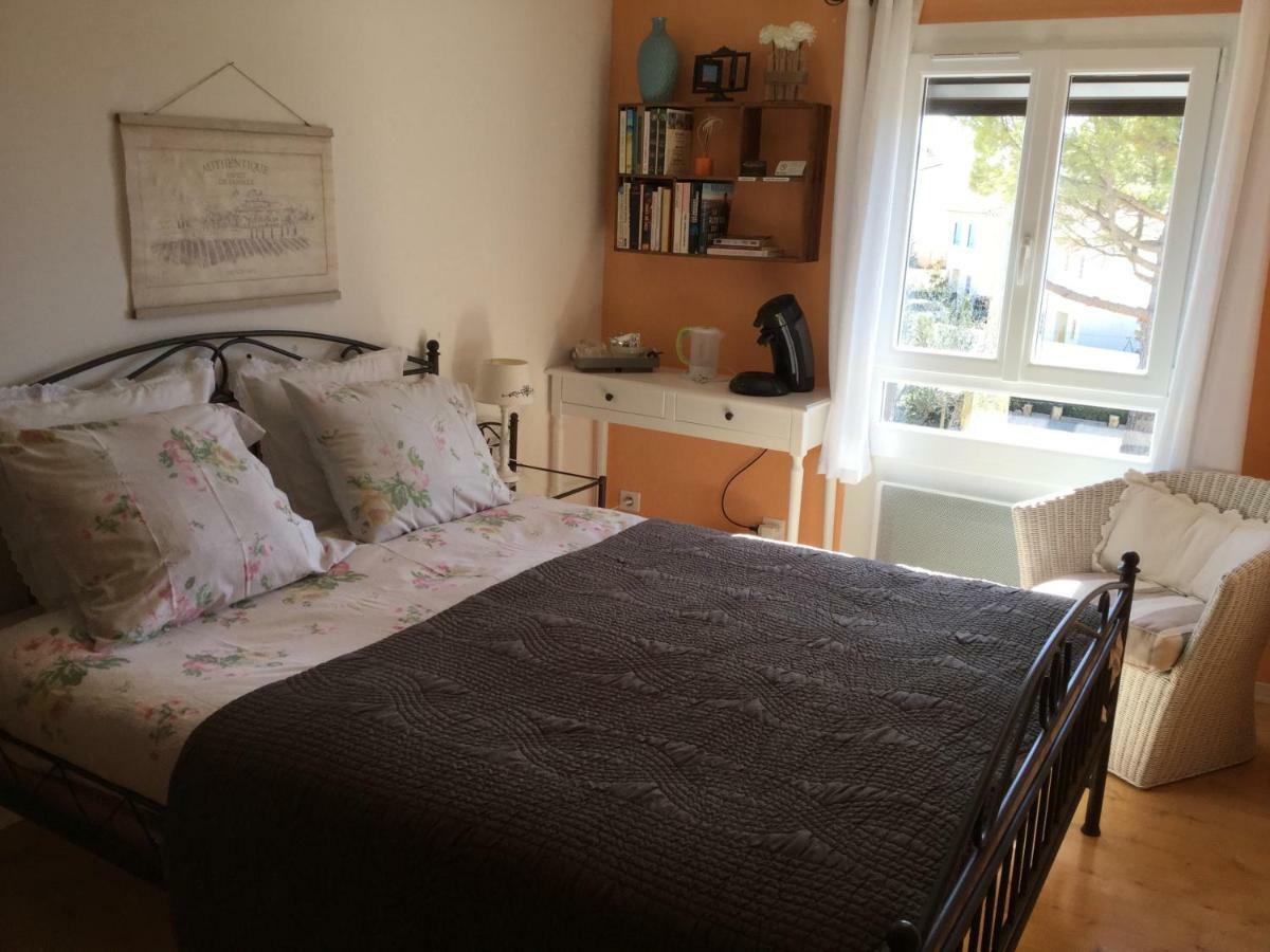 Les Secrets Du Mistral Bed & Breakfast Valensole Exterior foto